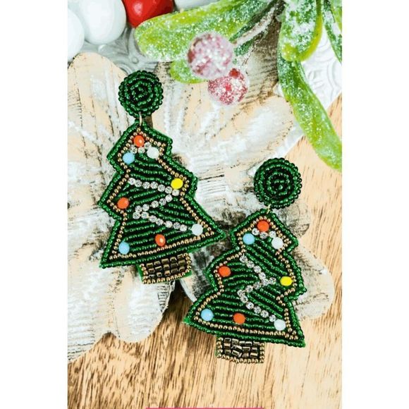 Green Christmas Tree Crystal Seed Bead Earrings - Picture 1 of 3